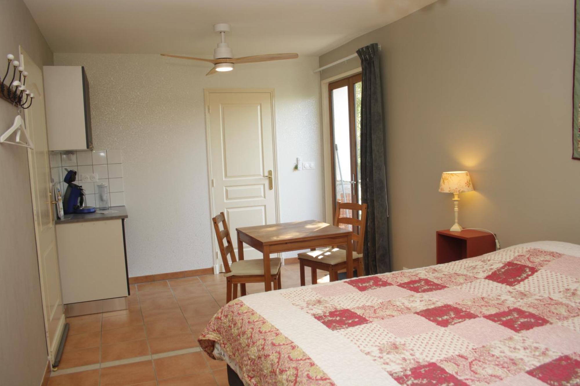 Bed and Breakfast Repos Chez Margot Fajoles Esterno foto